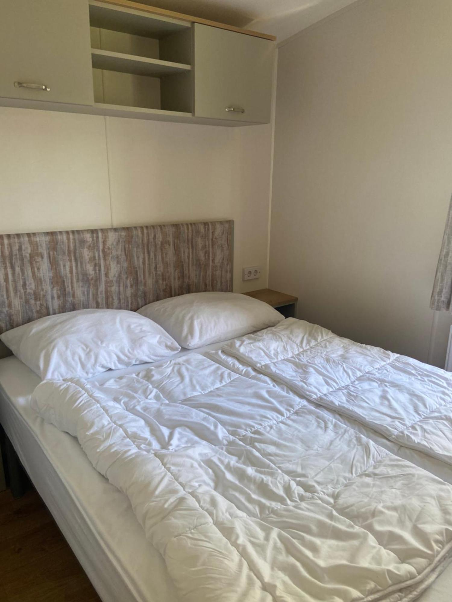 Camping De Duinhoeve Chalet Vogel Not For Companies Nieuw-Haamstede Esterno foto
