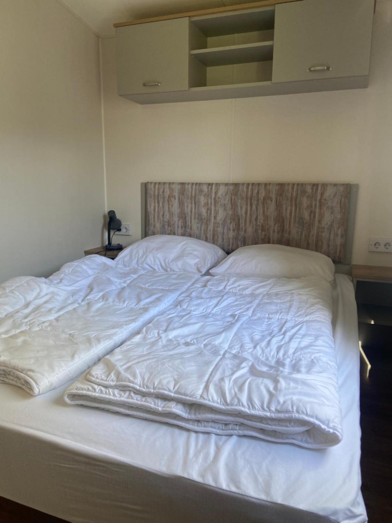 Camping De Duinhoeve Chalet Vogel Not For Companies Nieuw-Haamstede Esterno foto