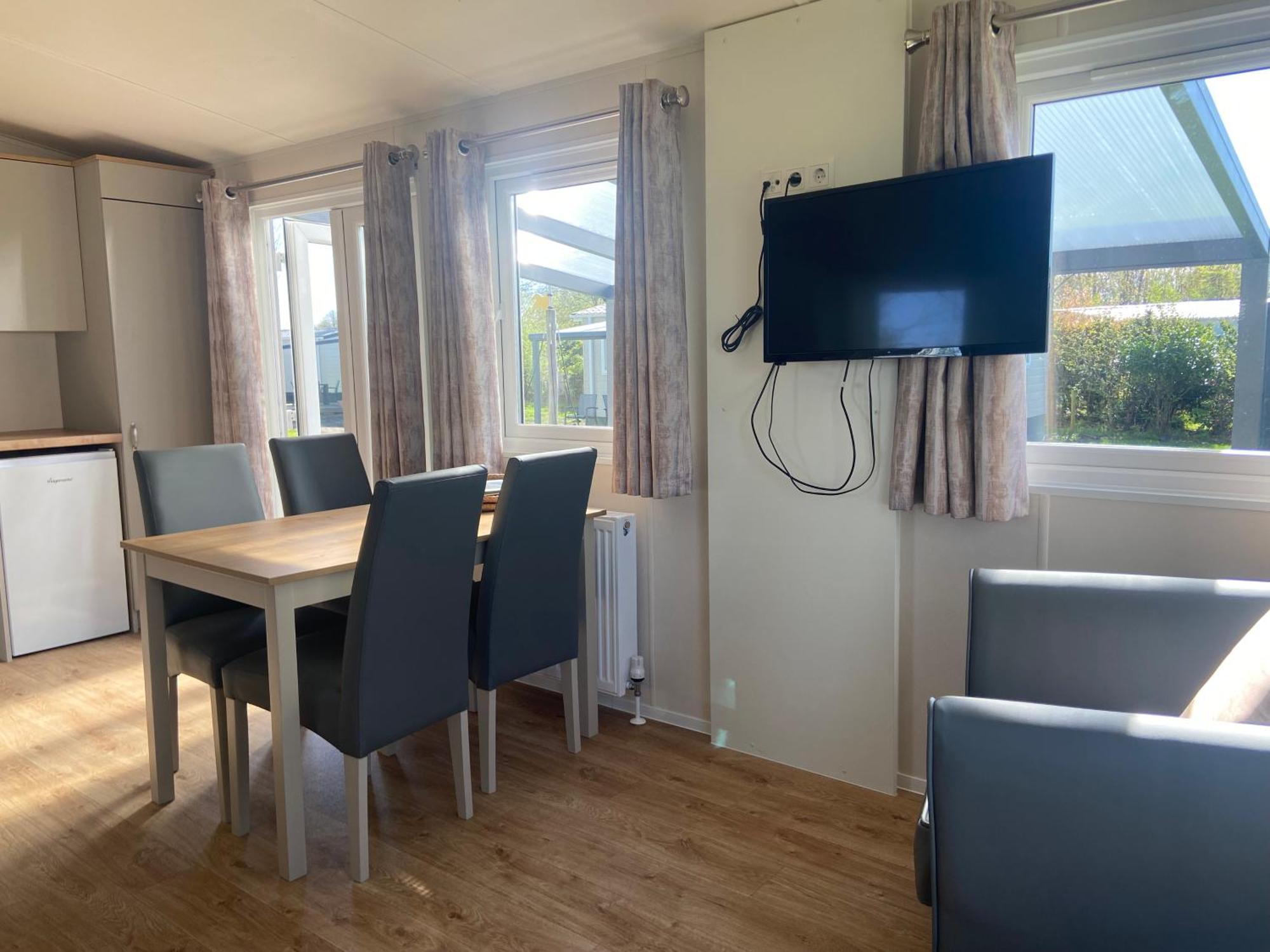 Camping De Duinhoeve Chalet Vogel Not For Companies Nieuw-Haamstede Esterno foto